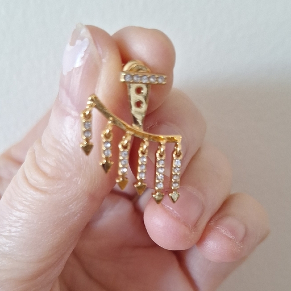 Jewelry - Elegant Gold and 'Crystal' Earring (for the side - not bottom - of earlobe)
